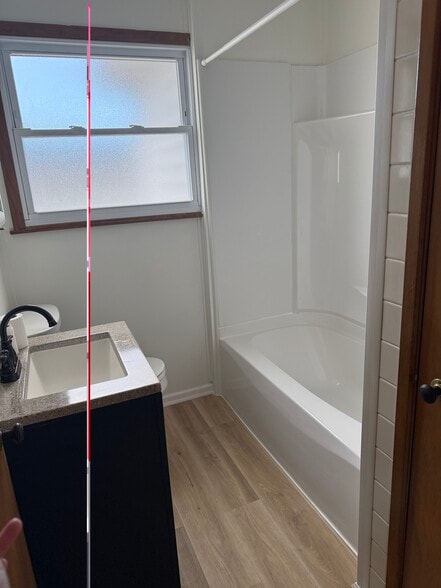 Building Photo - 966 N Green Bay Rd