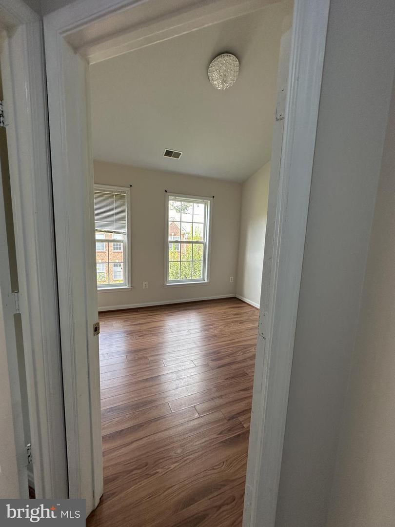 Building Photo - 8077 Sebon Dr