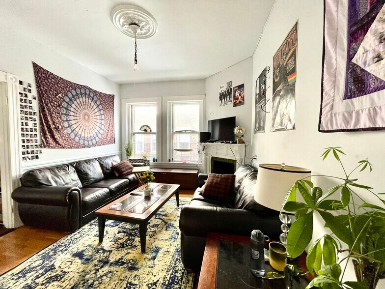 Building Photo - 73 Westland Ave