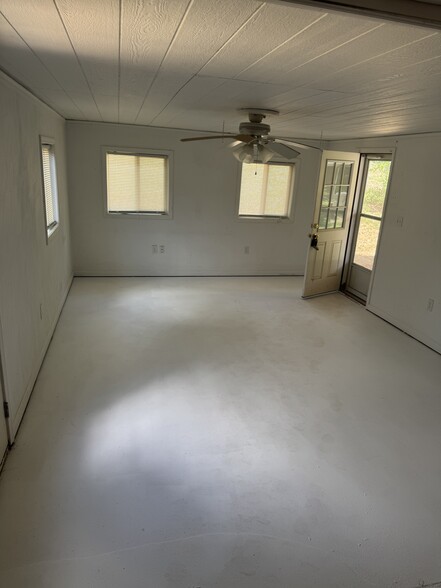 Building Photo - 1407 Longview Ave