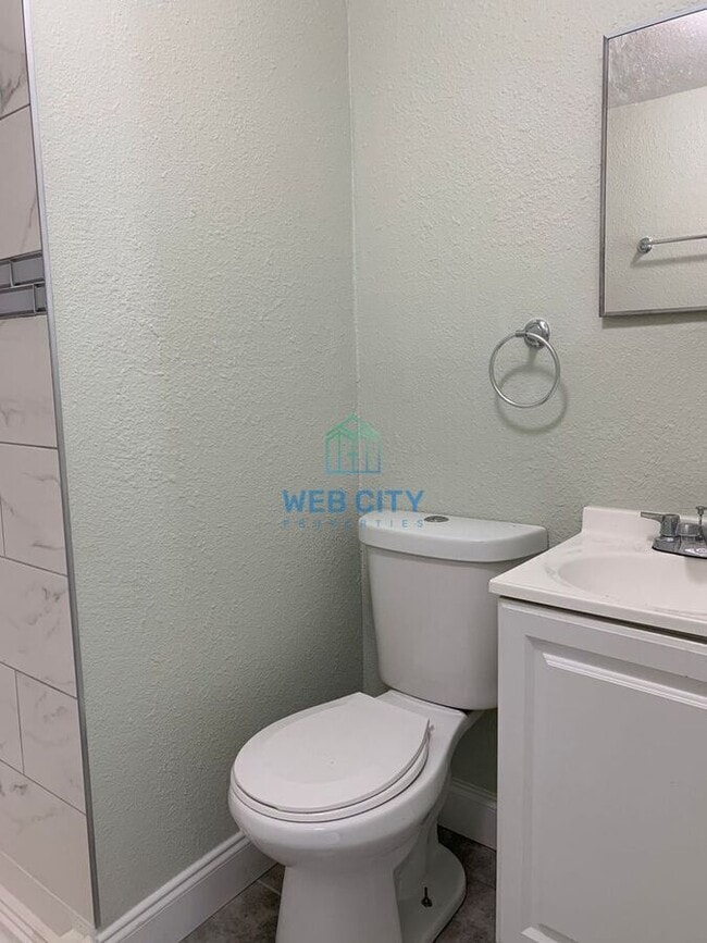 Building Photo - 4530 Corregidor St