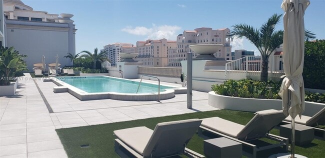 Building Photo - 275 Giralda Ave