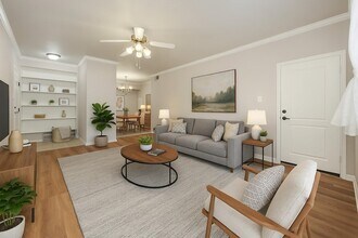 Building Photo - 2255 Braeswood Park Dr