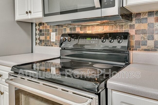 Building Photo - 7635 Pleasantville Way