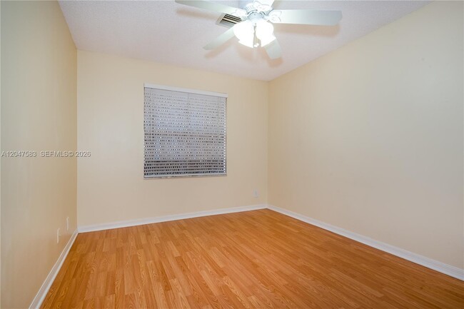 Building Photo - 4152 Pine Ridge Ln