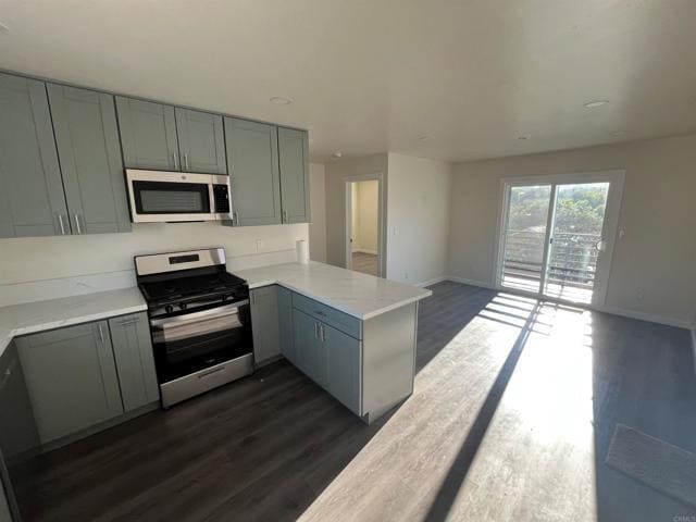 Building Photo - 2110 L Ave