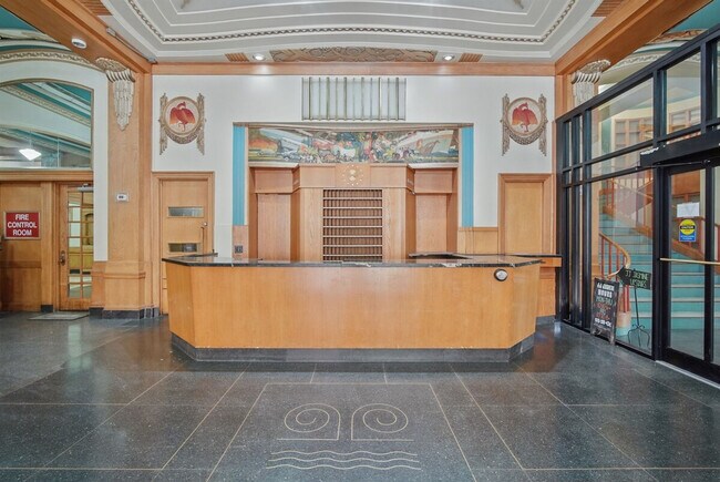 Building Photo - 400 Walnut St