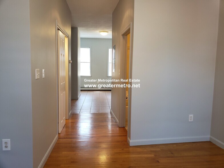 Building Photo - 40 N Bennet St