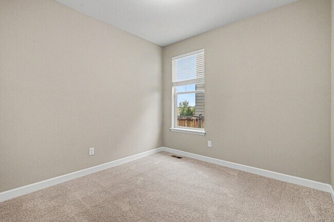 Building Photo - 3 Bed 2 Bath Ranch Home with Den and Large Unfinished Basement