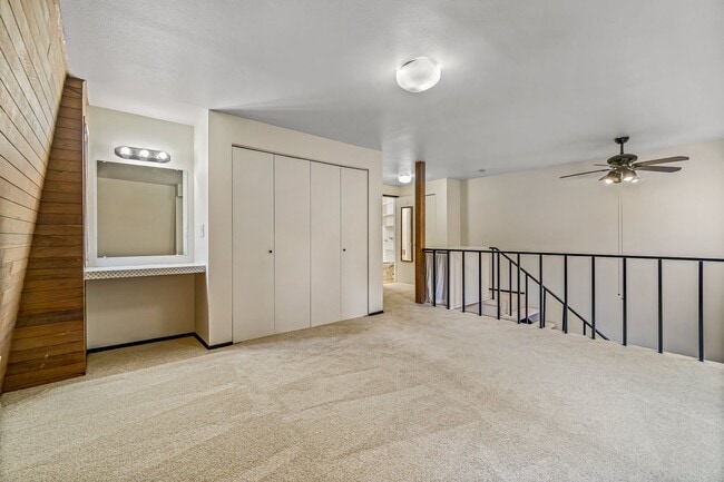 Building Photo - Super Unique Northgate Loft!