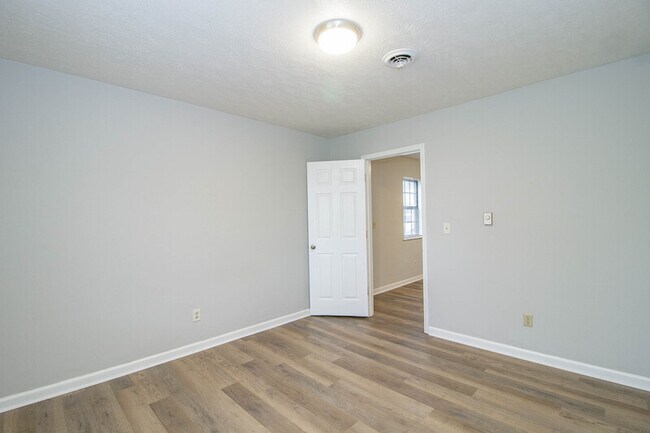 Building Photo - 23-423 Thompsonville Ln