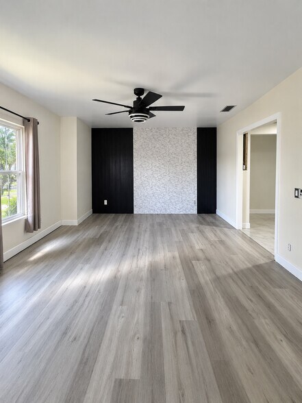 Building Photo - 666 Lake Villas Dr