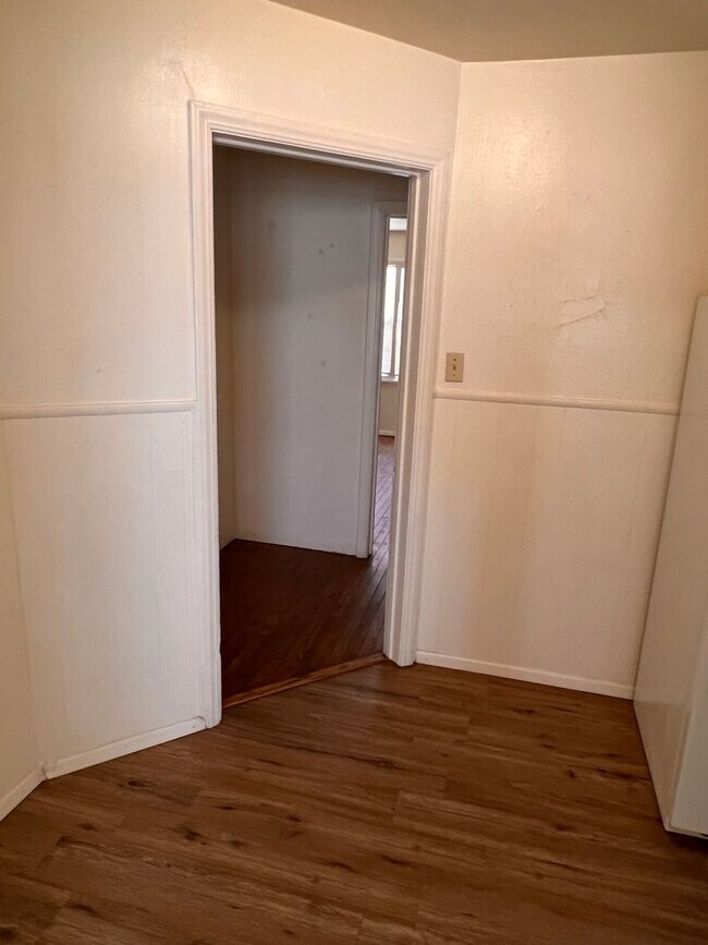 Building Photo - 3rd Street Duplex