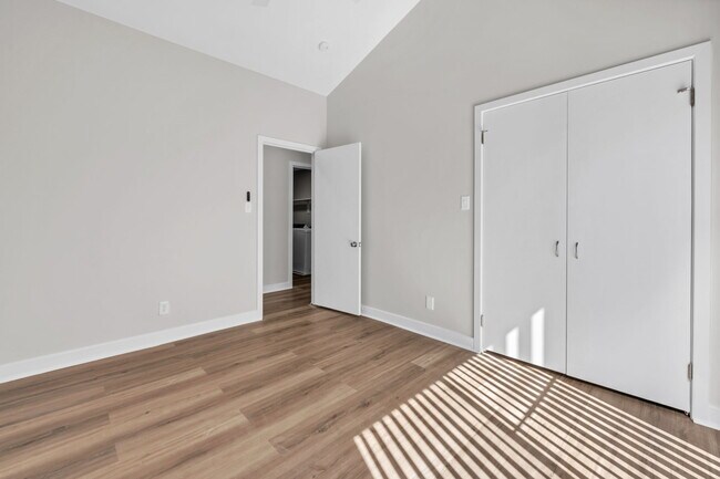 First Bedroom (2) - 6 Sundance Pl