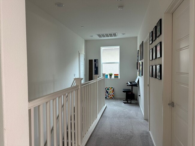 Building Photo - PET FRIENDLY