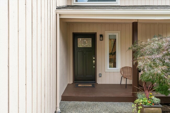 Building Photo - 6315 142nd Ave SE