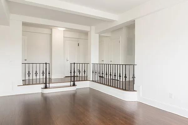 Building Photo - 510 W 110th St