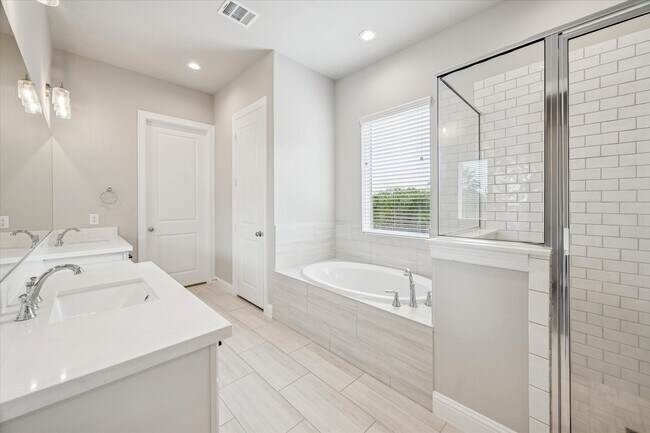 Building Photo - 18807 Serene Water Dr