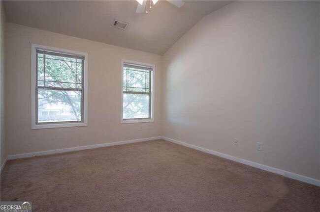 Building Photo - 304 Ridge Pointe Drive