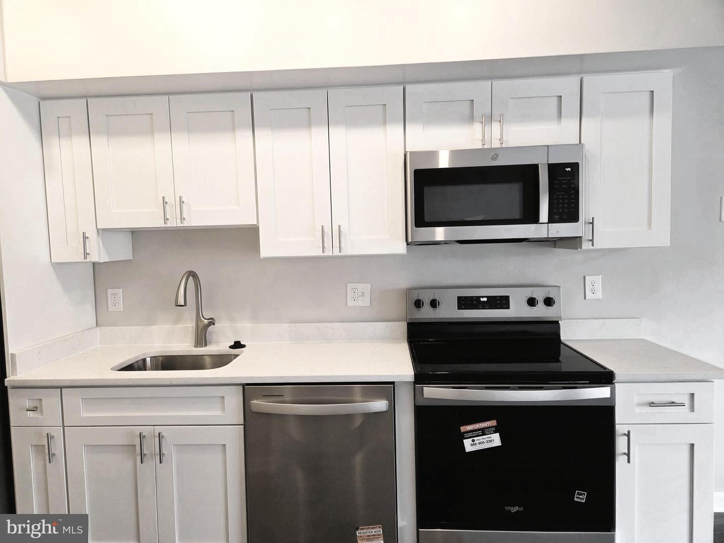 Building Photo - 1211 S Eads St