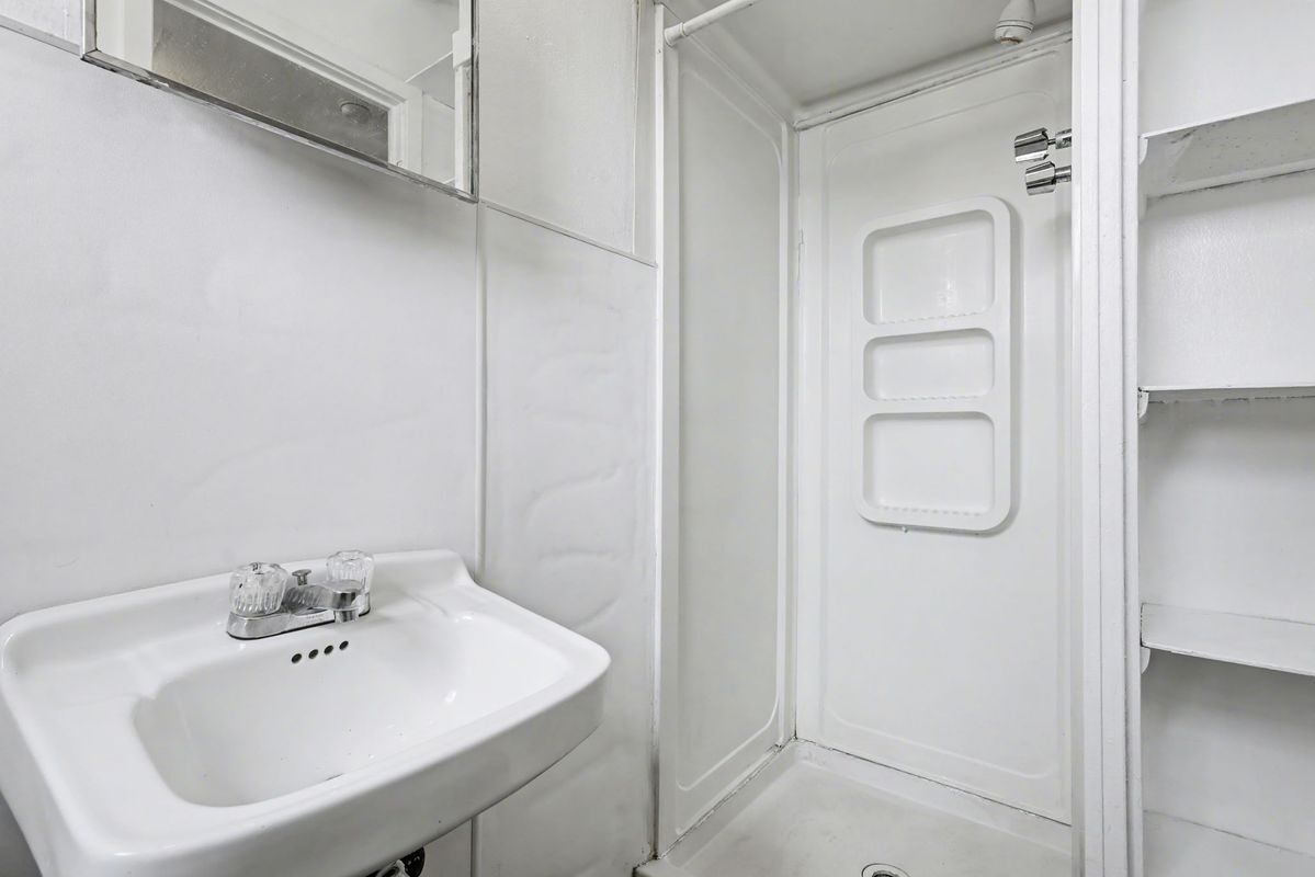 Building Photo - 207 N Santa Fe Ave