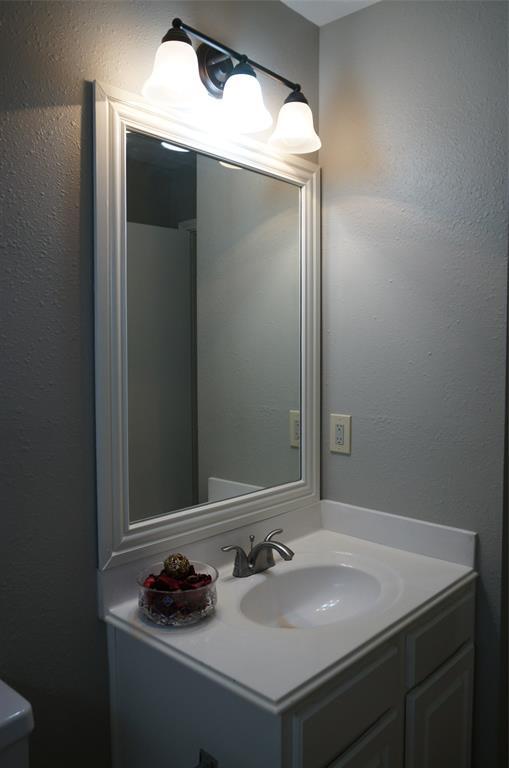 Building Photo - 3403 Stratford Manor Dr