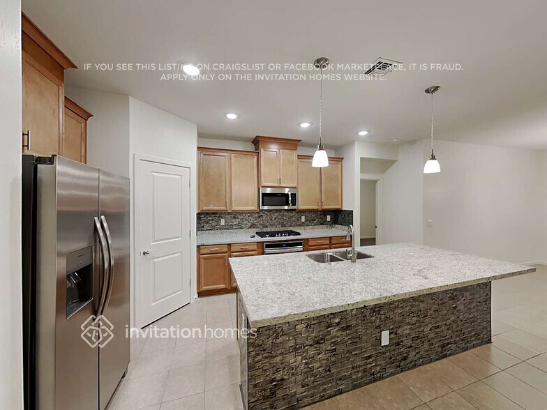 Building Photo - 4224 W Coneflower Ln