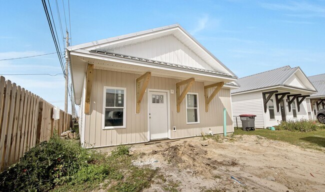 Building Photo - *** MOVE IN SPECIAL *** 3 BED 2 BATH