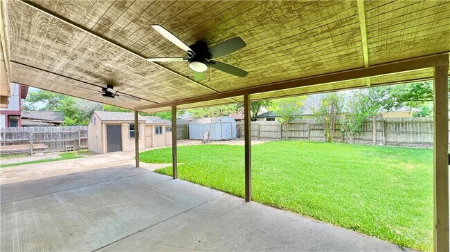 Building Photo - 2501 Kathleen Cove