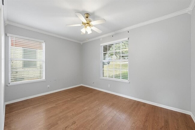 Building Photo - 3007 Kinney Ave