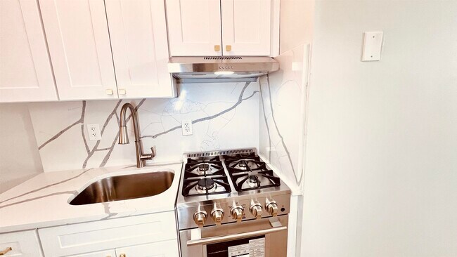 Building Photo - 3025 John F. Kennedy Blvd