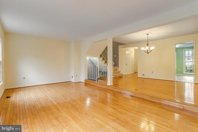 Building Photo - 8003 Bethelen Woods Ln