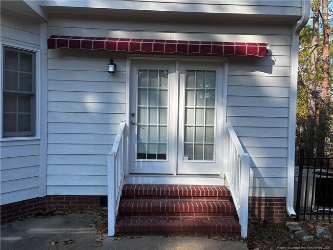 Building Photo - 6899 S Staff Rd