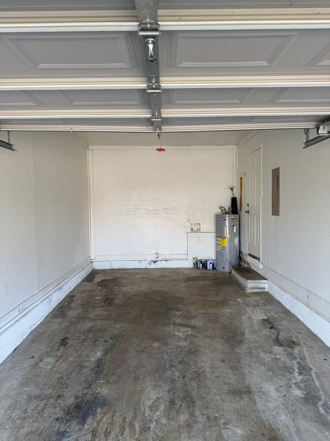 Building Photo - 1412 Carousel Rd