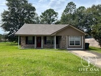 Building Photo - FALL MOVE-IN SPECIAL: $500 OFF 1st MONTH'S...