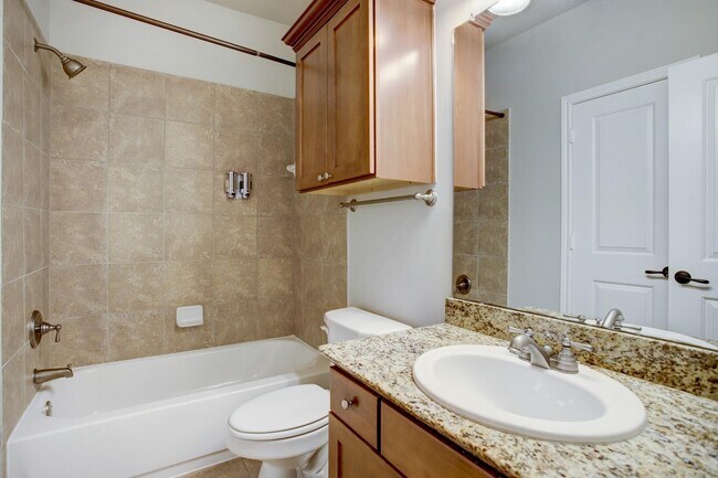 Building Photo - 1046 W 23rd St
