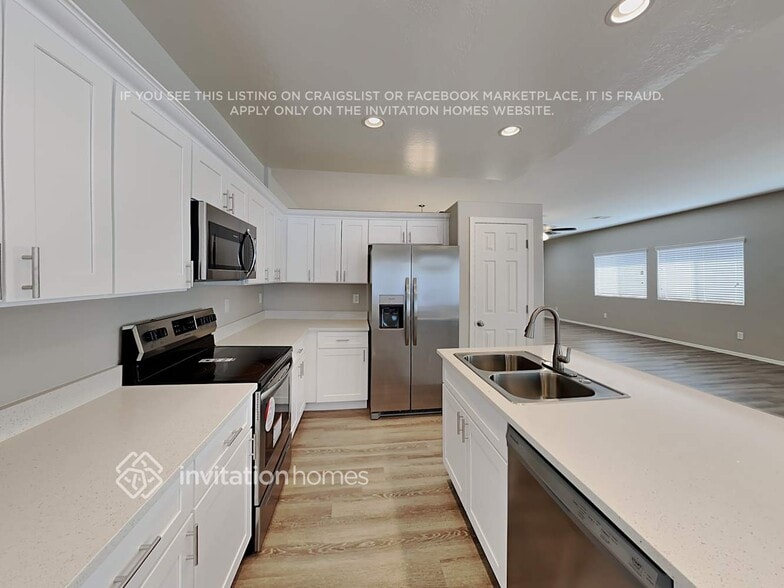 Building Photo - 41157 W Cielo Ln