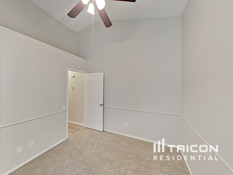 Building Photo - 2601 Country Creek Ln