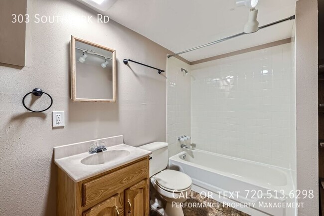 Building Photo - 303 Southpark Rd