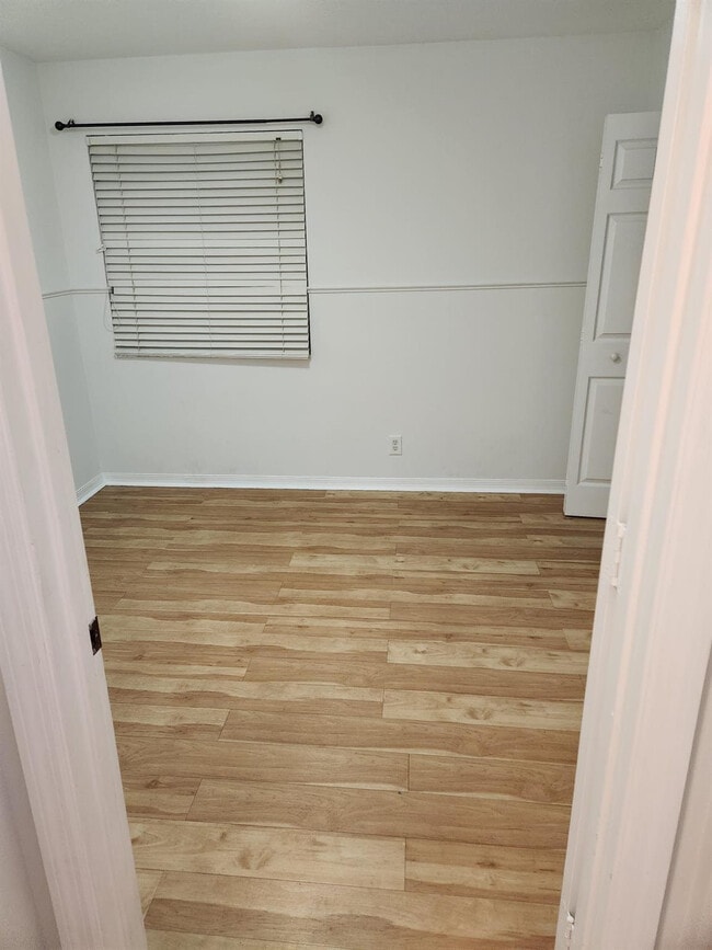 Building Photo - 1137 American Way