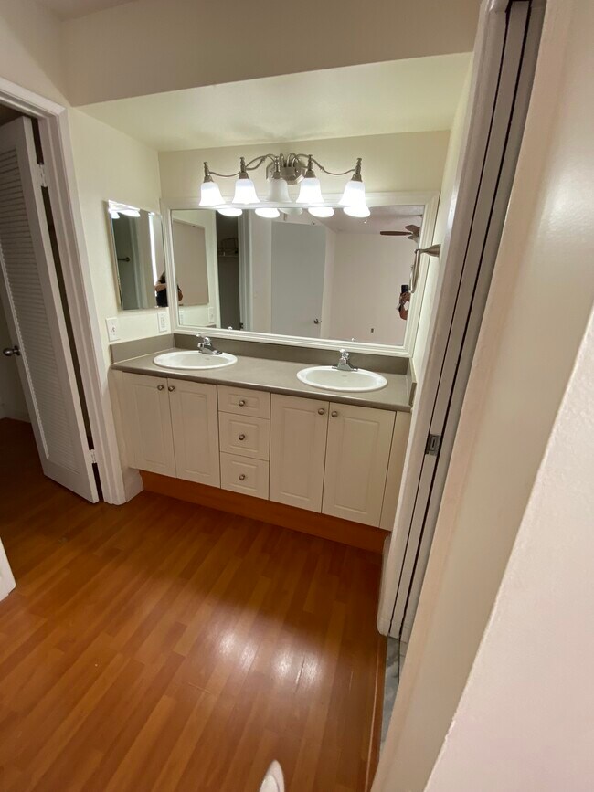 Building Photo - 820 Lavers Cir