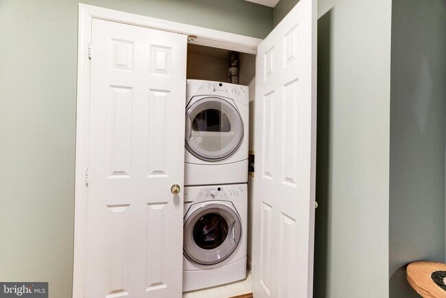 Building Photo - 12012 Taliesin Pl