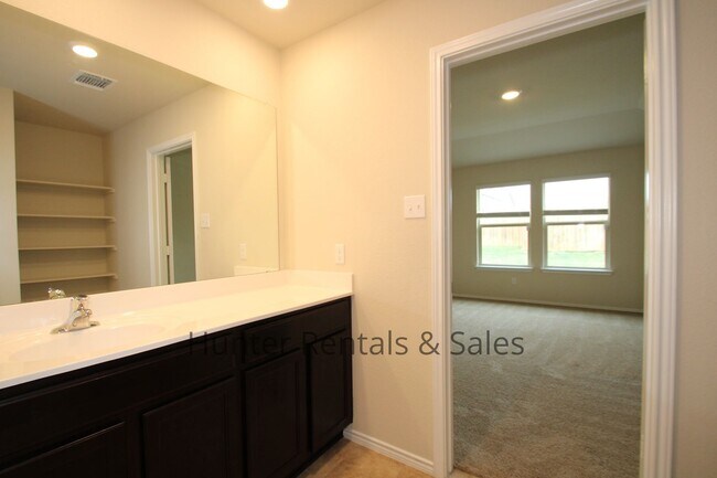 Building Photo - Patriots Ridge