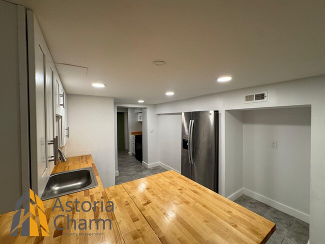 Building Photo - 1632 N Calvert St