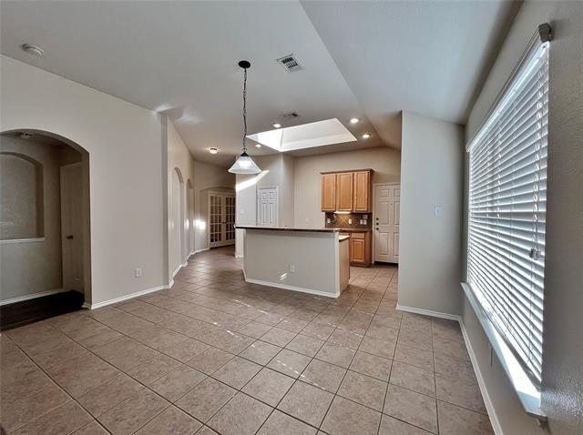 Building Photo - 5939 Waterford Dr