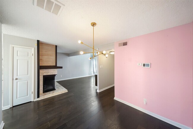 Building Photo - 11502 Village Pl Dr