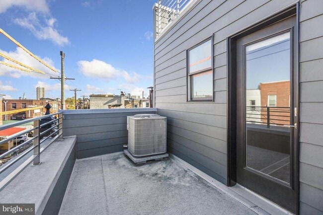 Building Photo - 912 Ellsworth St