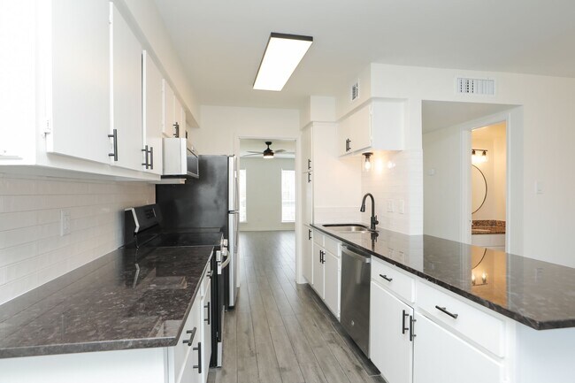 Building Photo - 5800 Lumberdale Rd