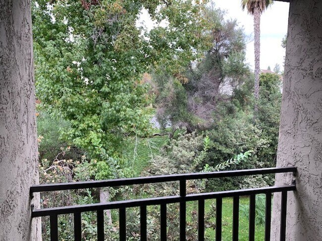 Building Photo - Spacious 1 Bedroom Parkway Pointe Condo!