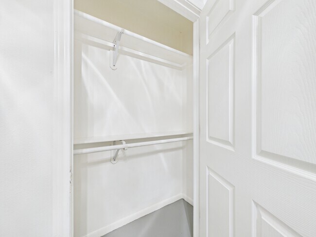 Building Photo - 107 Davis St